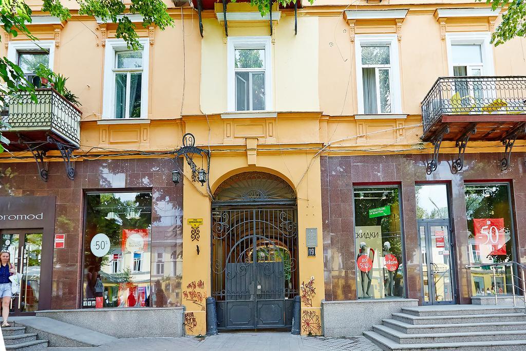 Apartment Deribasovskaya With Jacuzzi أوديسا المظهر الخارجي الصورة